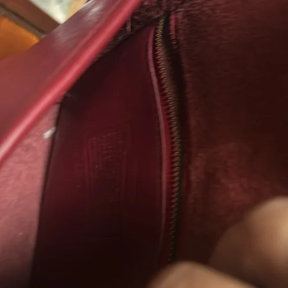 Coach 7 5/8 Vintage flap bag in mint condition wide and strap 21.5 inches long. - Picture 7 of 16